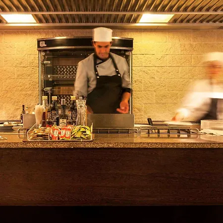 Novotel 4*