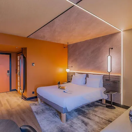 Novotel Hotel 4*
