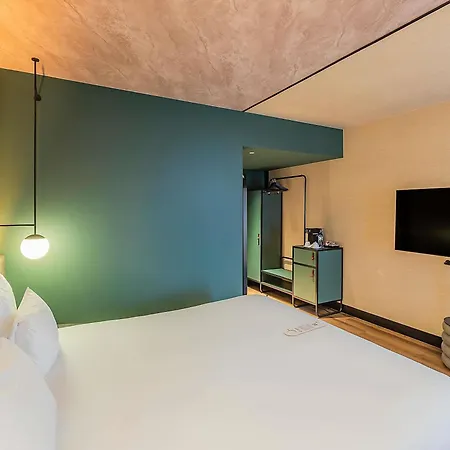 Novotel Hotel 4*