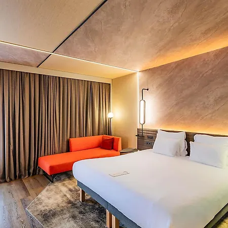 Novotel Hotel 4*